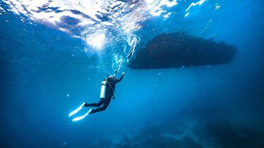 Boat Diver